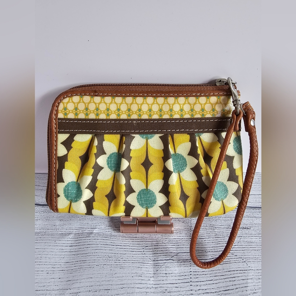 EUC Fossil floral print wristlet wallet
